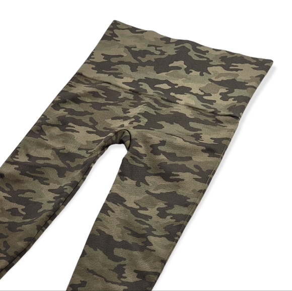 SPANX Desert Camo Cropped Lamn Legging - Picture 7 of 8